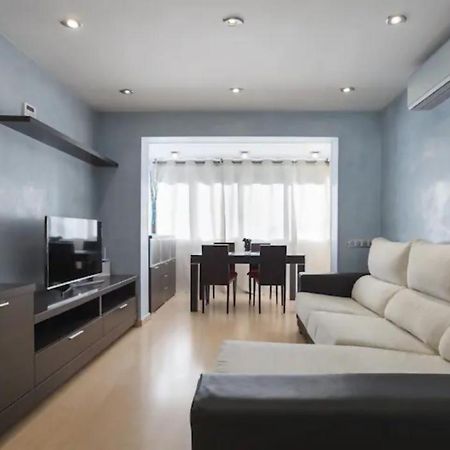 Apartamento Playa Con Piscina Parking Y 2 Habitac Castelldefels Zewnętrze zdjęcie
