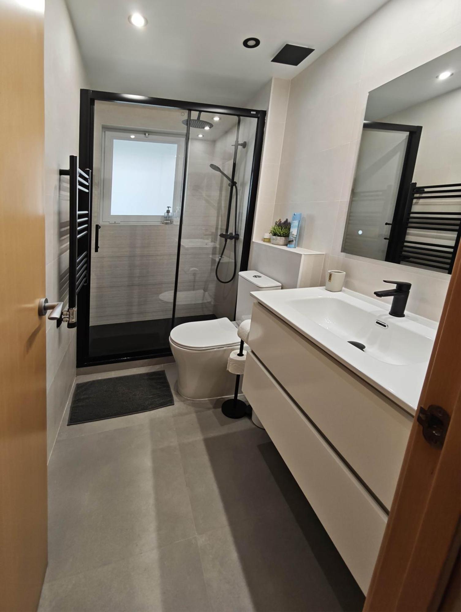 Apartamento Playa Con Piscina Parking Y 2 Habitac Castelldefels Zewnętrze zdjęcie